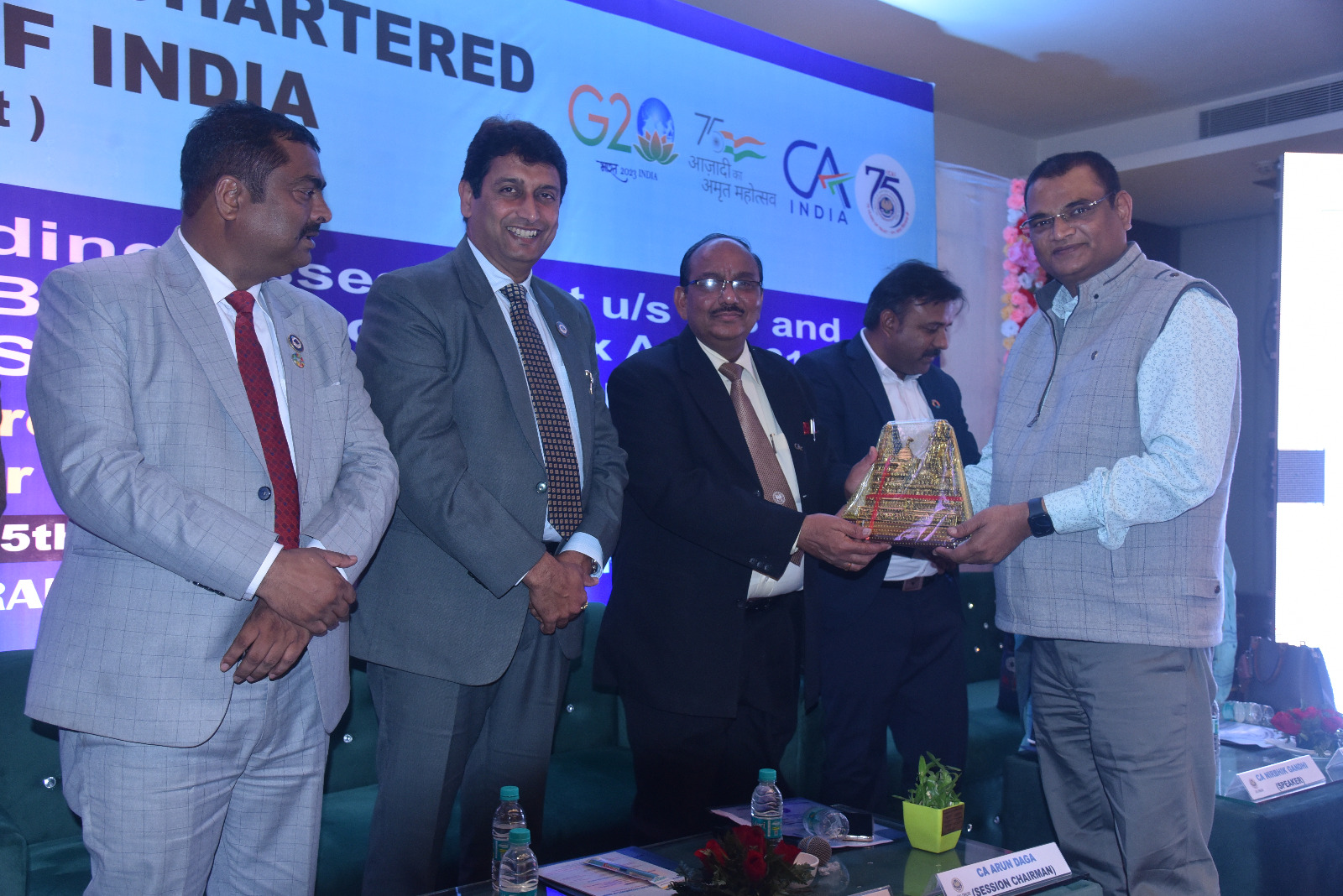 Image hover effect image