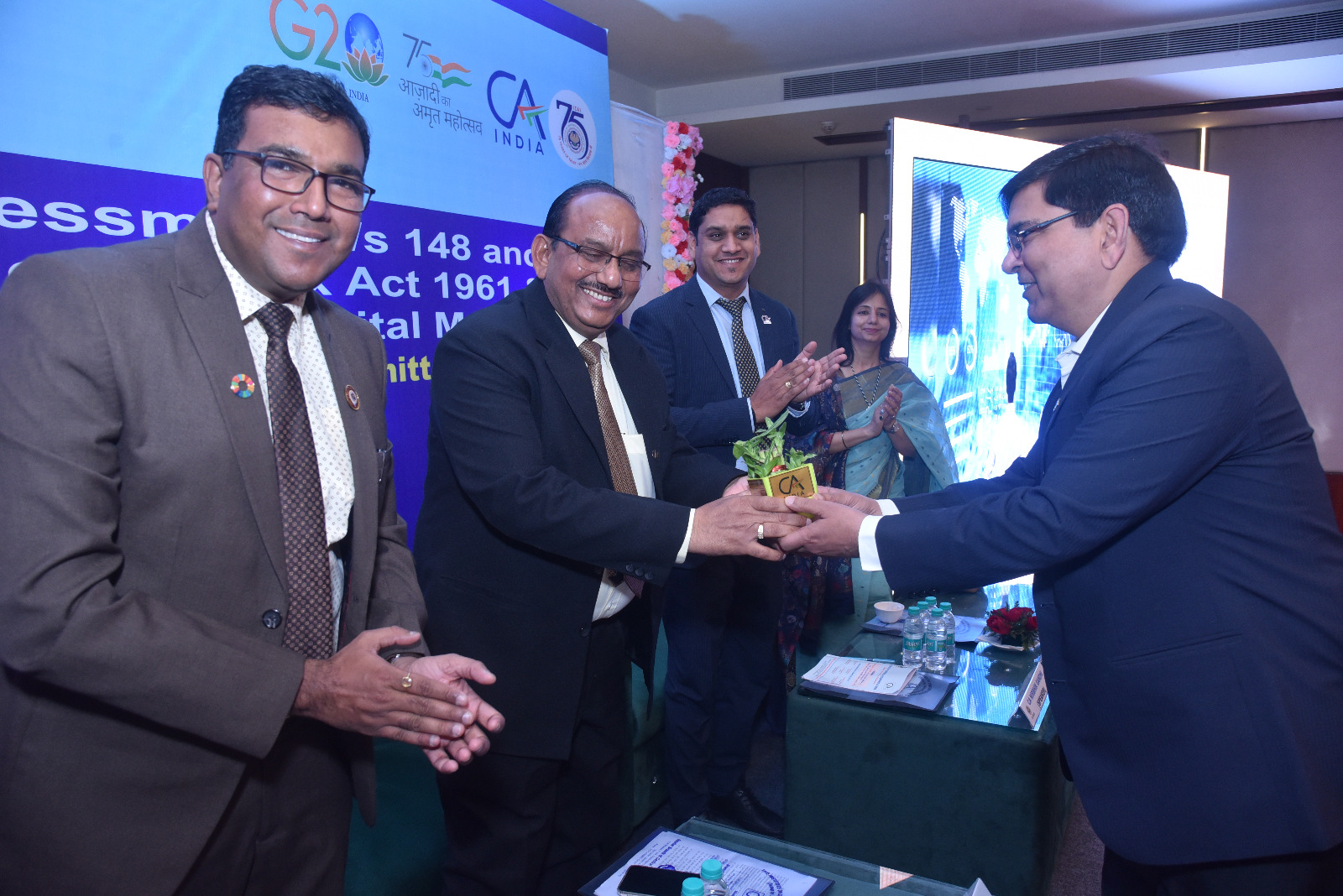 Image hover effect image